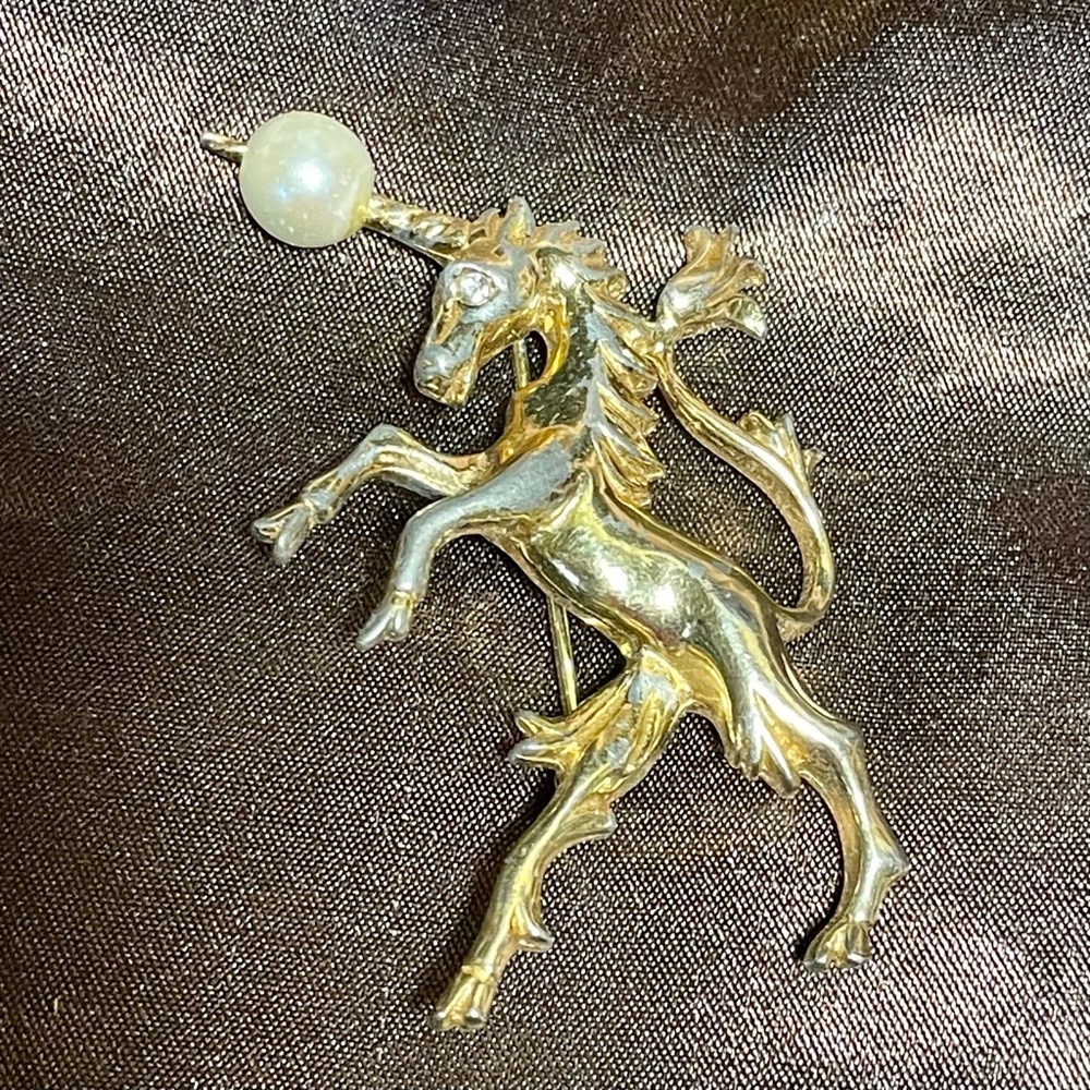 Hattie Carnegie Vintage Unicorn Brooch SIGNED collectors item RARE